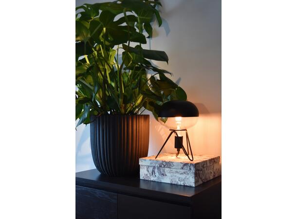 Bordsokkel Tripod Sort E27 Selges uten garanti pga lagertømming 