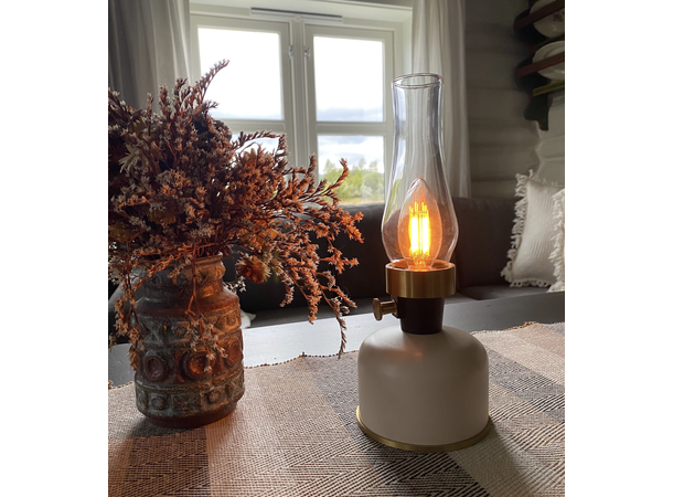 Lavinio sand 1800K 200lm Display 9stk Oppladbar bordlampe USB-C