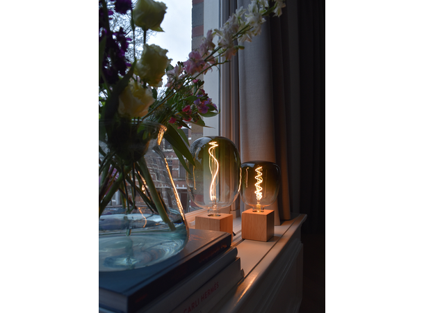 Kube E27 Eik 1,8m sort kabel m/bryter Maks 1x40W Tekstilkabel 